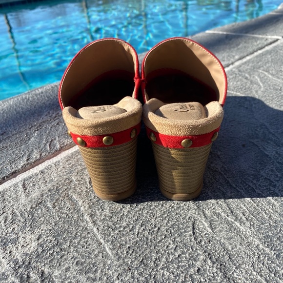 Red clog styled wedges - Picture 4 of 7